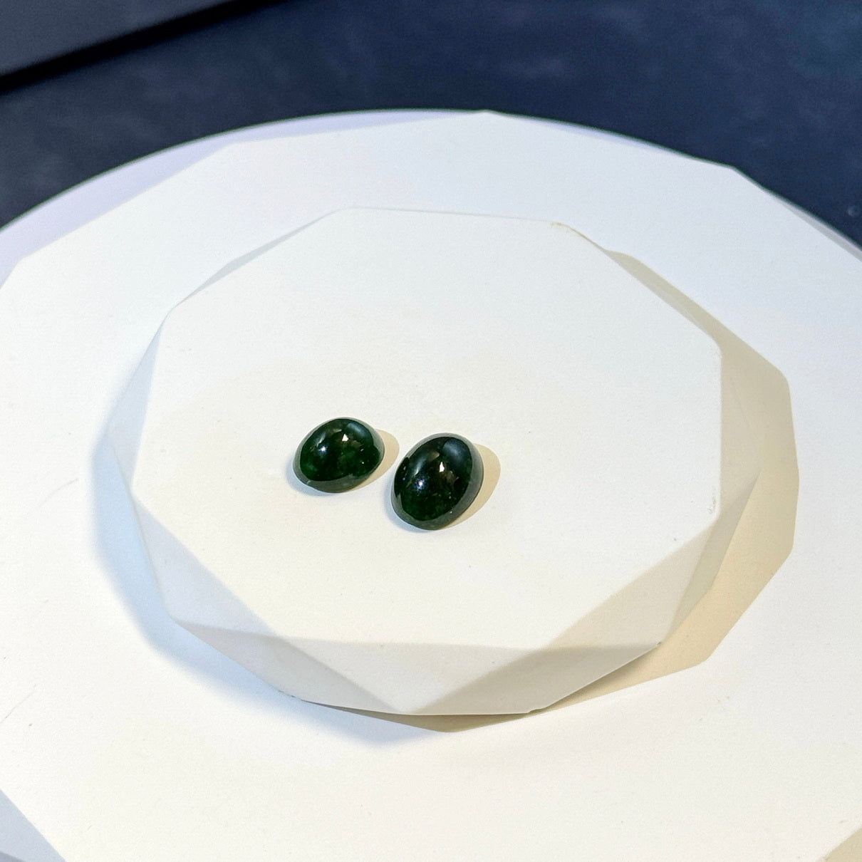 Emeral Ring Egg-Face